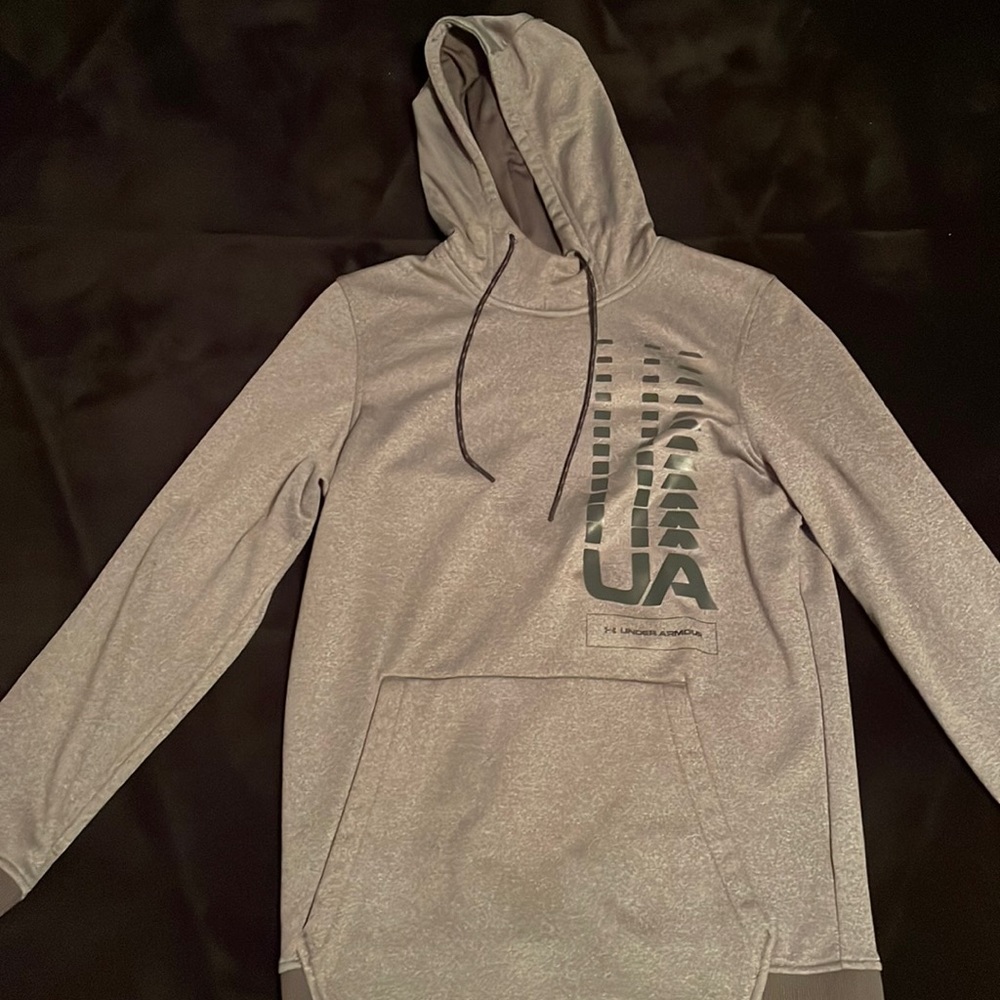 Brand new men’s size small under armour hoodie in grey